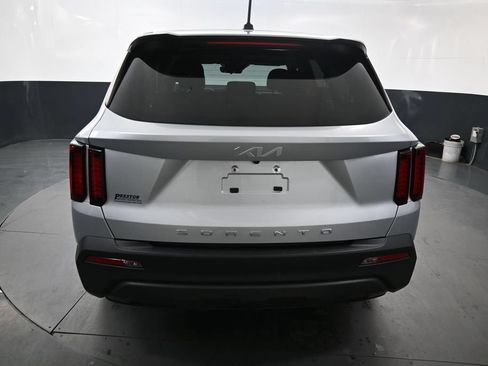 Certified 2022 Kia Sorento LX FWD image 8
