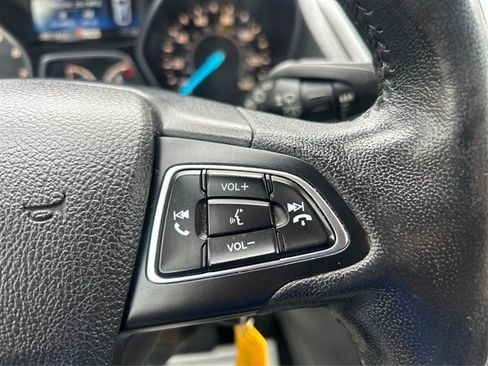 Used 2018 Ford Escape SEL w/ Ford Safe & Smart Package AWD/4WD image 39