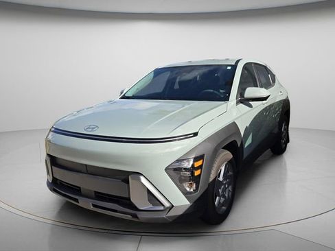 Used 2025 Hyundai Kona SE image 4