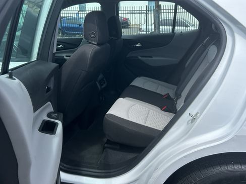 Used 2021 Chevrolet Equinox LS AWD/4WD image 32