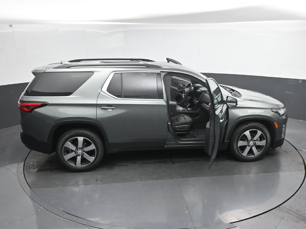Used 2022 Chevrolet Traverse LT w/ LT Premium Package AWD/4WD image 51