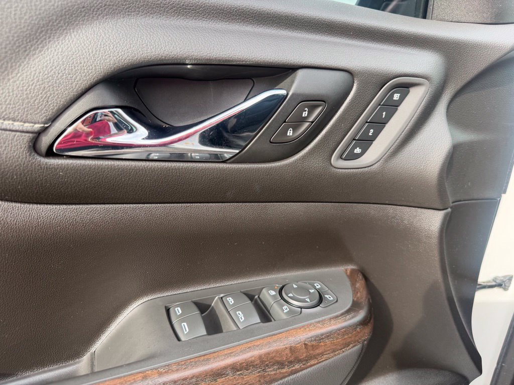 Used 2021 GMC Acadia Denali w/ Denali Technology Package FWD image 24