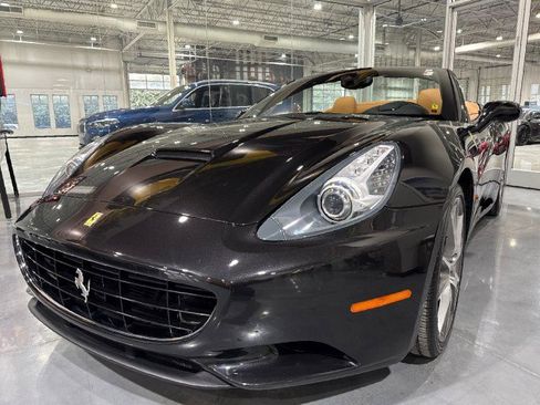 Used 2010 Ferrari California $226K MSRP image 87