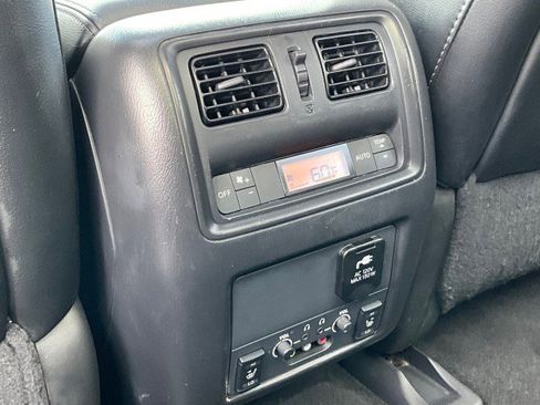 Used 2016 Nissan Pathfinder Platinum w/ Family Entertainment Package AWD/4WD image 35