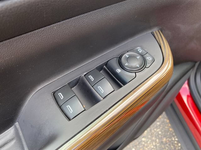 Used 2022 GMC Acadia SLE w/ Driver Convenience Package FWD image 17