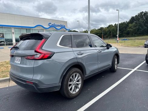 Used 2023 Honda CR-V EX-L image 3