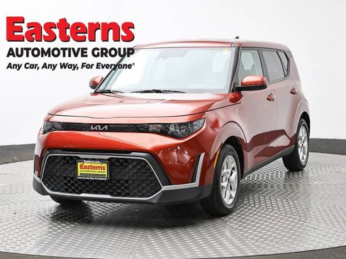 Used 2023 Kia Soul LX w/ Option Group 015 image 1