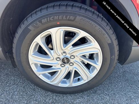 Used 2025 Lincoln Corsair FWD image 6