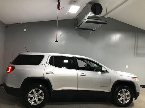 Used 2019 GMC Acadia SLE w/ LPO, Floor Liner Package FWD image 2