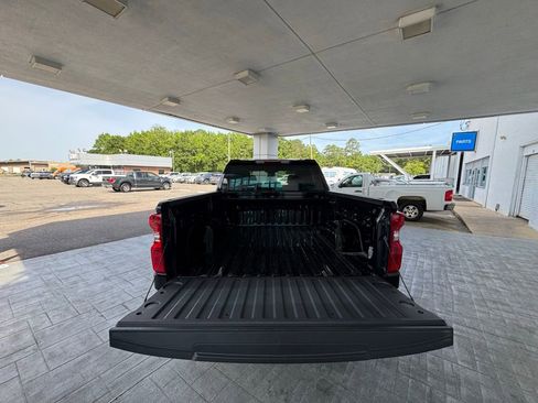 Used 2024 Chevrolet Silverado 1500 LT AWD/4WD image 9