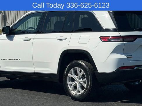 Used 2023 Jeep Grand Cherokee Limited AWD/4WD image 3
