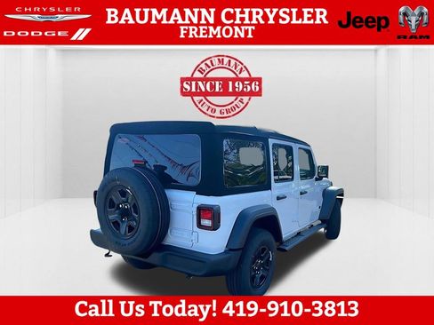 Used 2024 Jeep Wrangler Unlimited Sport AWD/4WD image 4