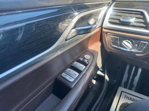 Used 2016 BMW 750i xDrive AWD/4WD image 40