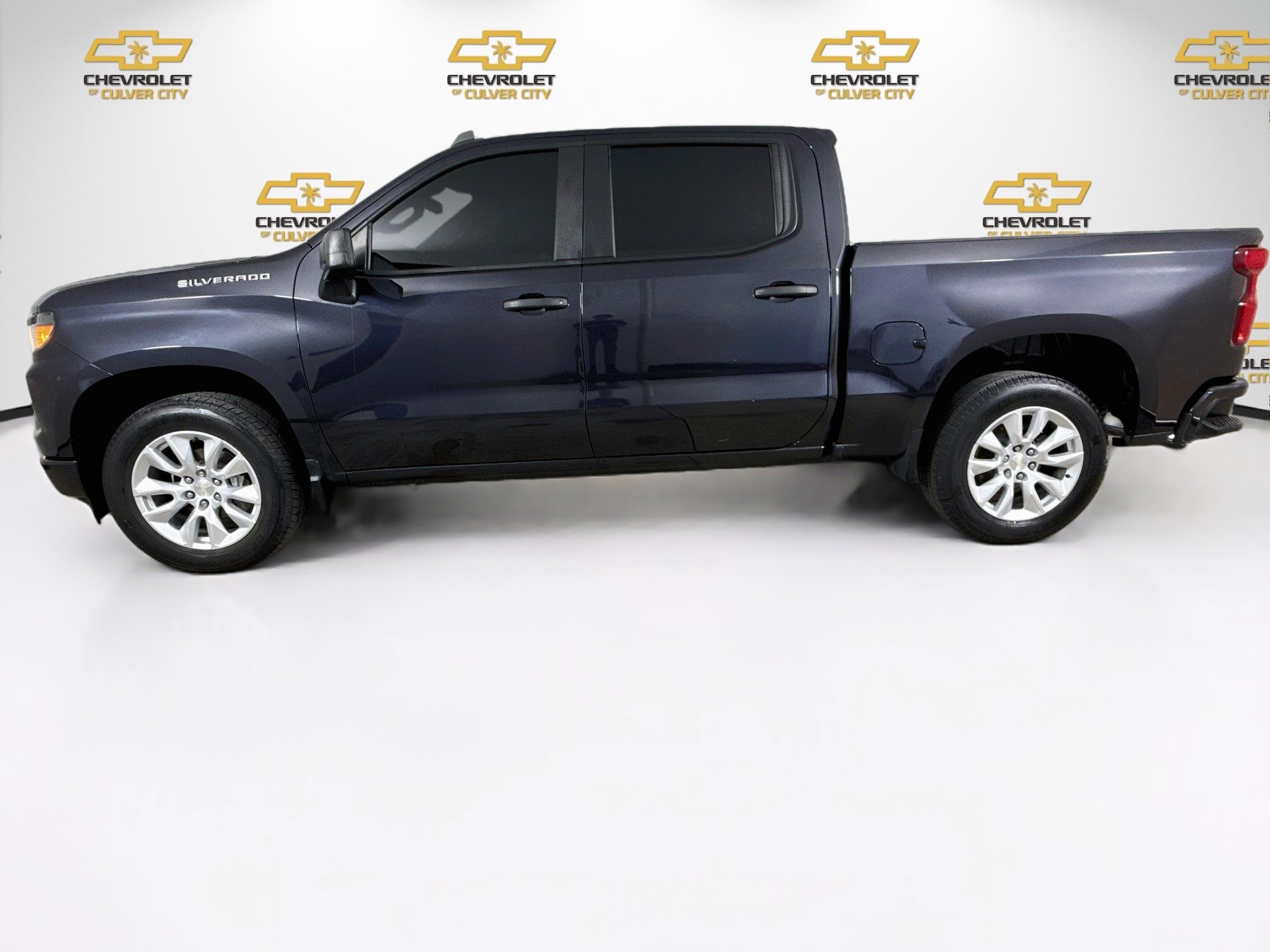 Used 2022 Chevrolet Silverado 1500 Custom RWD image 5