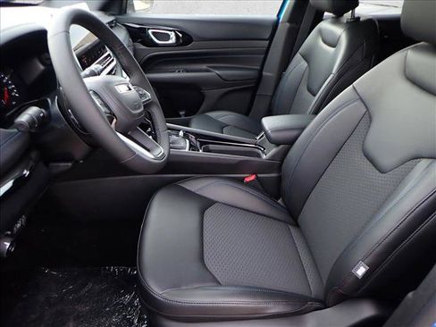 New 2026 Jeep Compass Latitude image 11