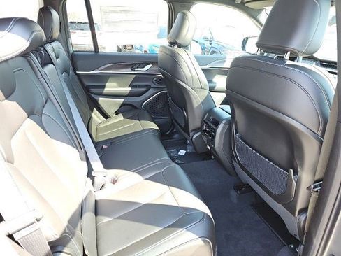 New 2026 Jeep Grand Cherokee Limited w/ Limited Altitude Package AWD/4WD image 16