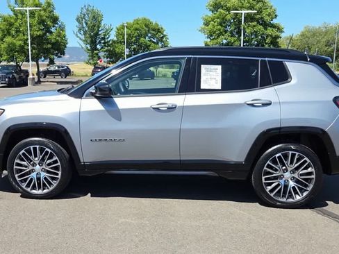 Used 2023 Jeep Compass Limited w/ Elite Group AWD/4WD image 5