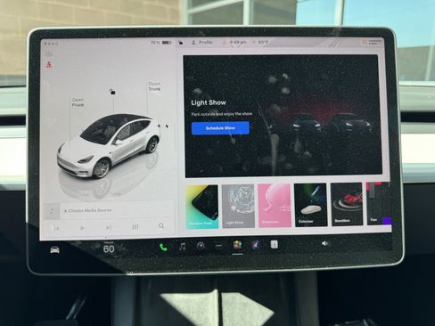 Used 2022 Tesla Model Y Long Range image 23