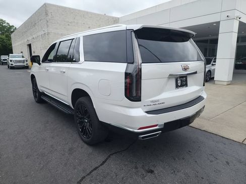 Certified 2025 Cadillac Escalade ESV Premium Luxury AWD/4WD image 6