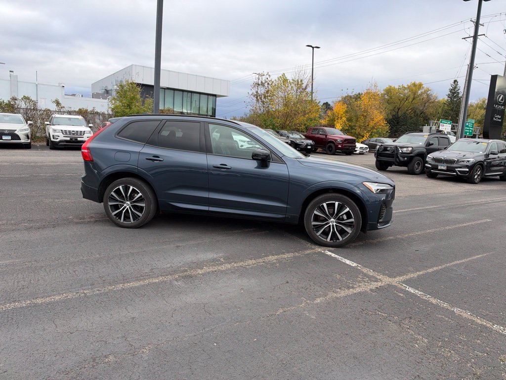 Used 2024 Volvo XC60 B5 Plus w/ Protection Package Premier AWD/4WD image 12