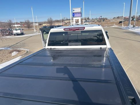 Used 2024 Chevrolet Silverado 2500 ZR2 w/ Technology Package image 35