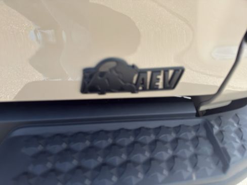 Used 2024 Chevrolet Colorado ZR2 w/ ZR2 Bison Edition AWD/4WD image 7