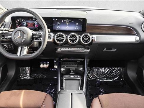 Certified 2026 Mercedes-Benz GLB 250 4MATIC image 23