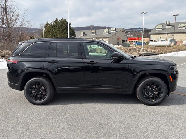 New 2026 Jeep Grand Cherokee Altitude AWD/4WD image 9
