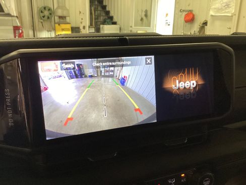 New 2026 Jeep Wrangler Unlimited Sahara AWD/4WD image 30