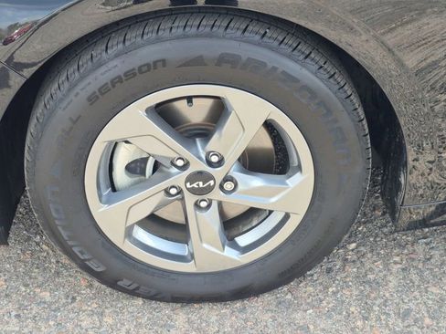 Used 2022 Kia K5 LXS image 18