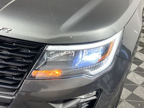 Used 2019 Ford Explorer Sport image 11