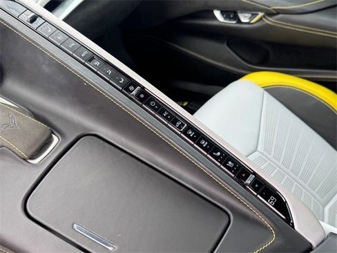 Used 2022 Chevrolet Corvette Stingray Premium Conv w/ Z51 Performance Package image 21