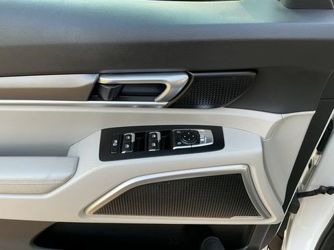 Used 2020 Kia Telluride S w/ S 8 Passenger Seating Package FWD image 15