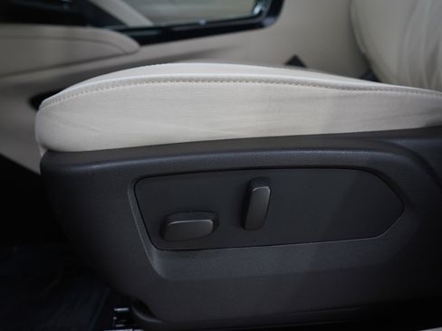 Used 2023 Buick Envision Avenir image 25