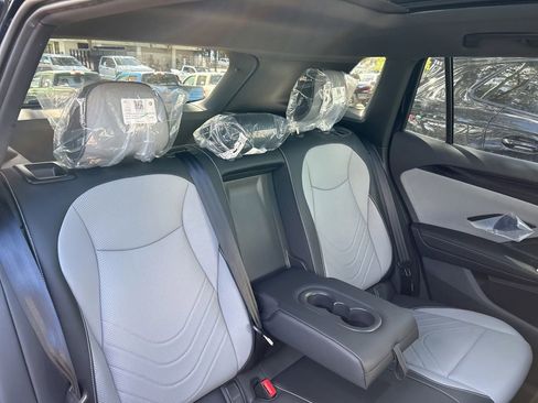 New 2026 Volkswagen Tiguan SE R-Line FWD image 42