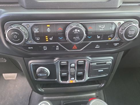 Used 2021 Jeep Wrangler Unlimited Sport image 27