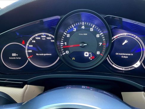 Used 2023 Porsche Cayenne Platinum Edition image 22