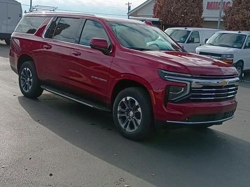 New 2026 Chevrolet Suburban LT image 3