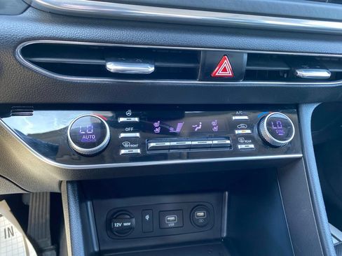 Certified 2023 Hyundai Sonata Limited w/ Preferred Accessory Package FWD image 19