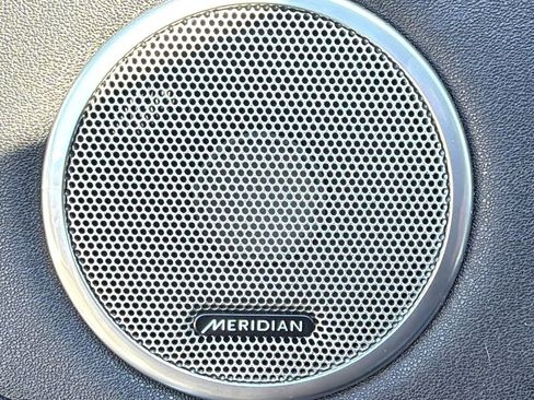 Used 2019 Land Rover Range Rover Evoque SE Premium image 27