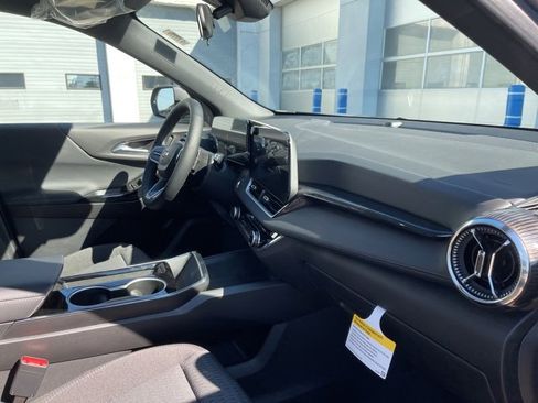 New 2025 Chevrolet Equinox LT image 22