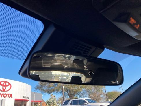 Used 2026 Toyota Corolla SE w/ SE Premium Package image 24