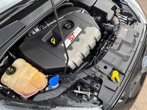 Used 2018 Ford Focus ST FWD image 24