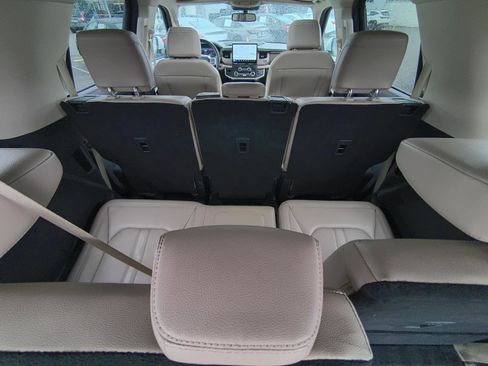 Used 2024 Ford Expedition Max Limited AWD/4WD image 17