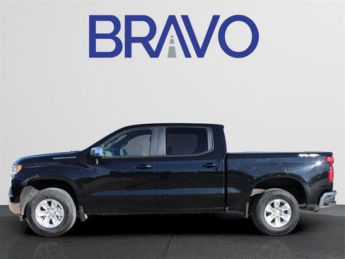 Used 2025 Chevrolet Silverado 1500 LT image 8