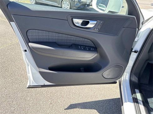 Used 2022 Volvo XC60 T8 Inscription Expression image 13
