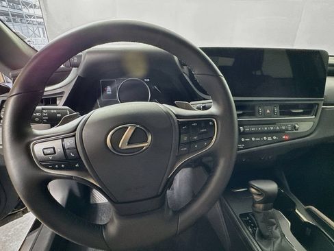 Used 2025 Lexus ES 350 w/ Premium Package FWD image 13