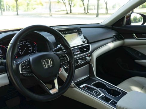 Certified 2018 Honda Accord Touring image 16