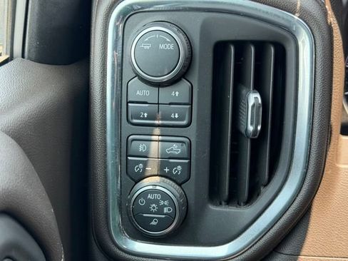 Used 2021 Chevrolet Silverado 1500 LT Trail Boss w/ Convenience Package II AWD/4WD image 22