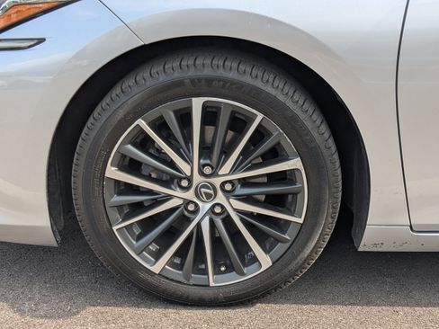 Used 2023 Lexus ES 350 w/ Premium Package FWD image 4
